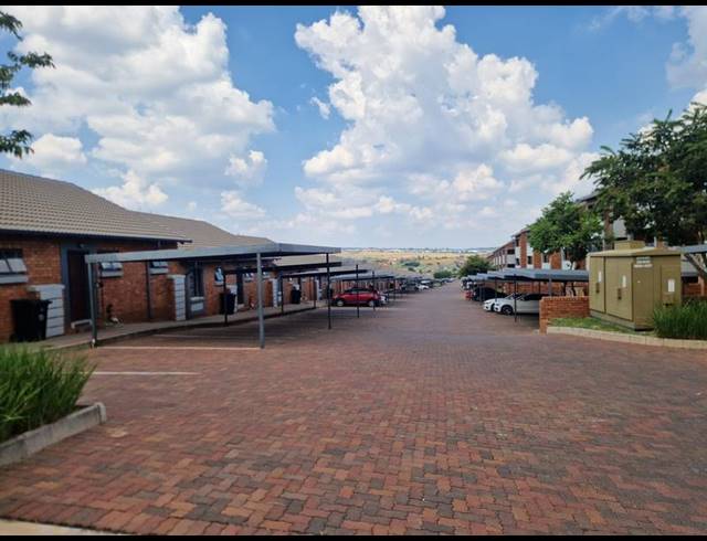 2 BEDROOM APARTMENT FOR SALE IN NOORDWYK
